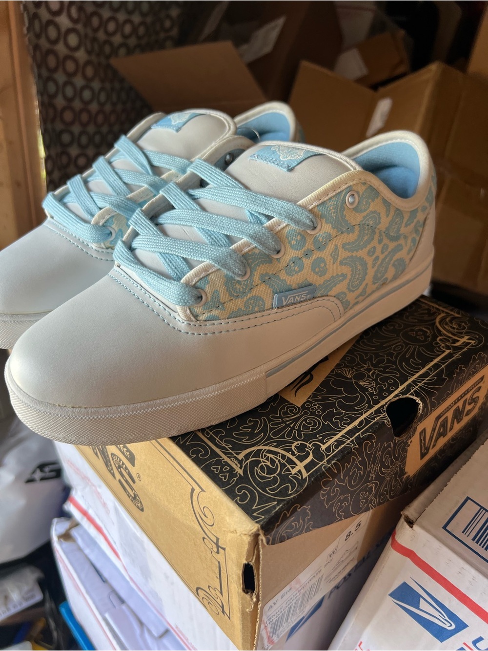 Vans Low-Top Sneakers in White & Light Blue Paisley